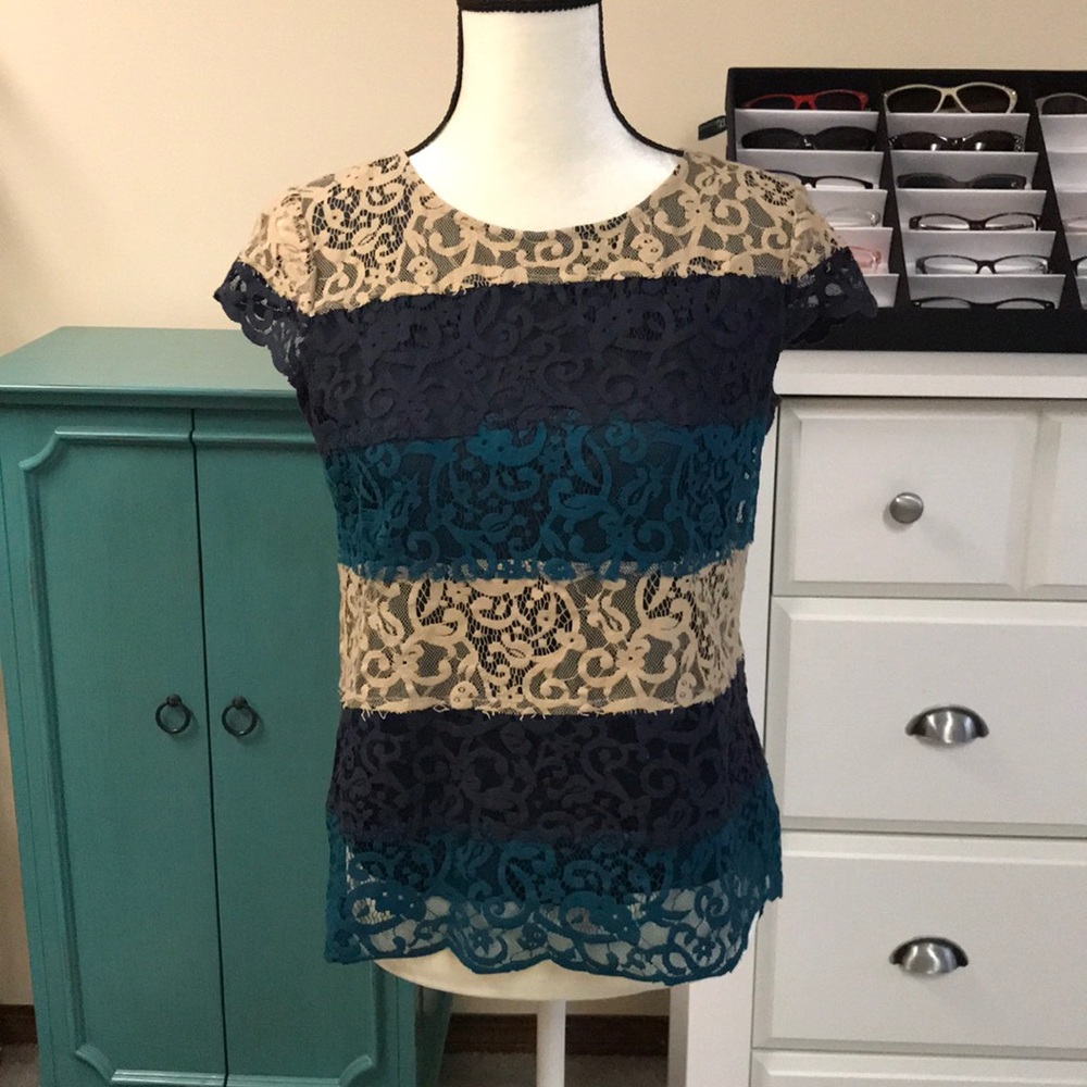 Ann Taylor lace top petite medium